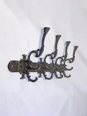 17.5-inch Heavy-Duty Cast Iron Wall-Mounted Coat Rack - Rustic Antique Brown Finish with 12 Hooks